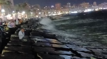 اضطراب جديد في حالة البحر وارتفاع أمواج الإسكندرية.. شاهد الفيديو الآن