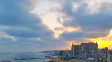 الأرصاد تحذر من شبورة كثيفة على الطرق اليوم وتكشف تفاصيل الطقس
