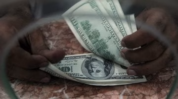 تغير جديد في أسعار العملات اليوم السبت.. تعرف على السعر المحدث الآن