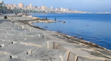 طقس حار غداً مع رياح نشطة واضطراب في الملاحة.. كيف تستعد؟