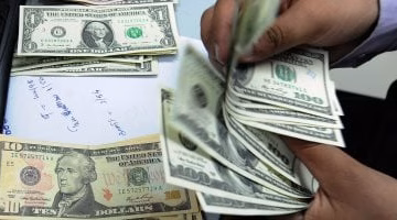 غموض يحيط بسعر الدولار أمام الجنيه داخل البنك المركزي المصري.. فما هي القيمة الجديدة؟