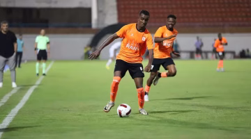 لاعب الزمالك نداي يطرد.. كيف أثرت الطرد على مجريات مباراة فاركو؟