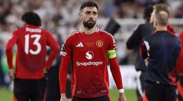 مانشستر يونايتد يرد رسمياً على عرض الاتحاد السعودي لضم برونو فرنانديز.. فماذا جاء الرد؟