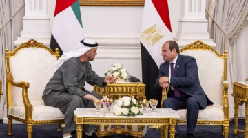 محمد بن زايد يصل العلمين في زيارة أخوية والرئيس المصري يستقبله شخصياً