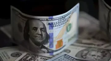 تصدر الدولار.. صعود قياسي يسجل بداية قوية لتعاملات السبت